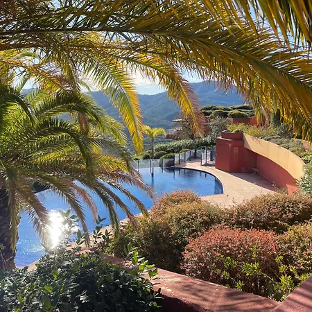 Superbe Terrasse Piscine Vue Panoramique Et Montagnes *